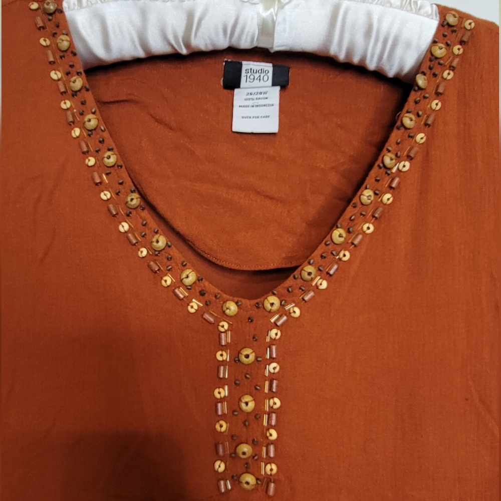 #513-Studio 1940- Terracotta Blouse with Gold beaded Accents, Sz 26W/28W - Picture 2 of 5